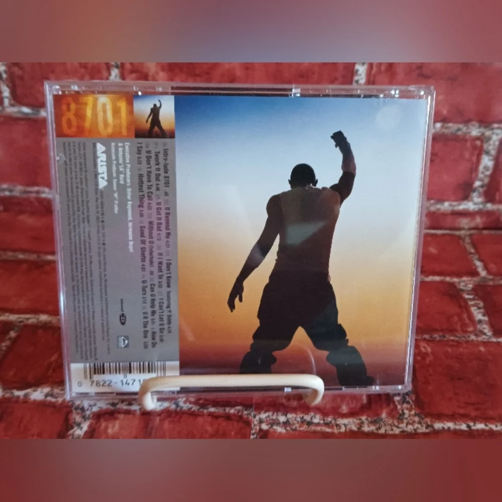 𝑼𝒔𝒉𝒆𝒓 𝑪𝑫 𝑪𝒐𝒍𝒍𝒆𝒄𝒕𝒊𝒐𝒏 - Picture 5 of 16